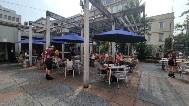 The outside patio of Half Moon Brewing Half Moon