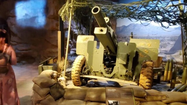 Artillery piece Road to Berlin